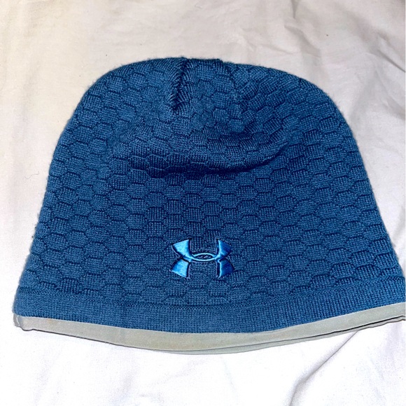 Underarmour Winter Hat - Picture 2 of 4